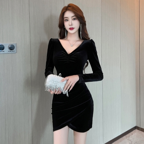 Real shot of gold velvet Hepburn style French dress for women new v-neck slimming classic design