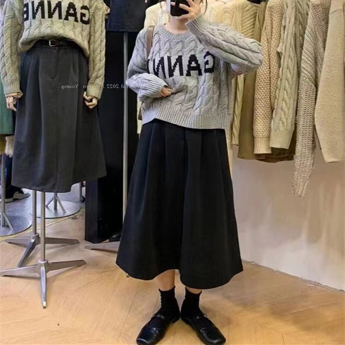Korean version of the new twist letter long-sleeved pullover sweater 2023 autumn casual soft waxy age-reducing short sweater