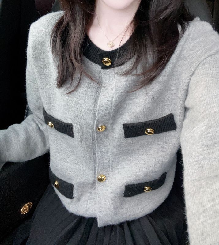 Xiaoxiangfeng knitted cardigan for women 2023 new autumn style temperament gray outer top short jacket