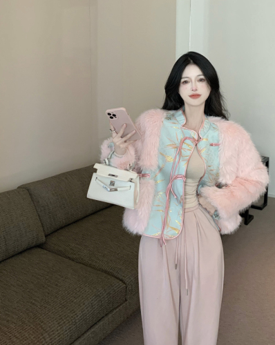 Real shot of cheongsam fur coat winter new fur Chinese style buckle coat for young women