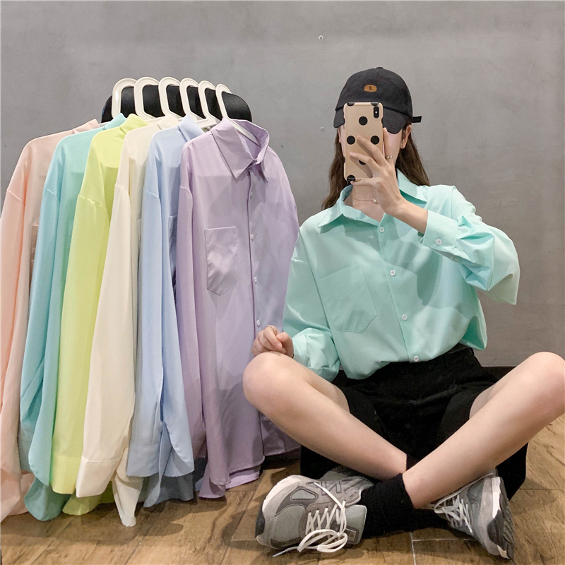 早秋多巴胺穿搭韓系高級感純色翻領襯衣女寬鬆慵懶上衣