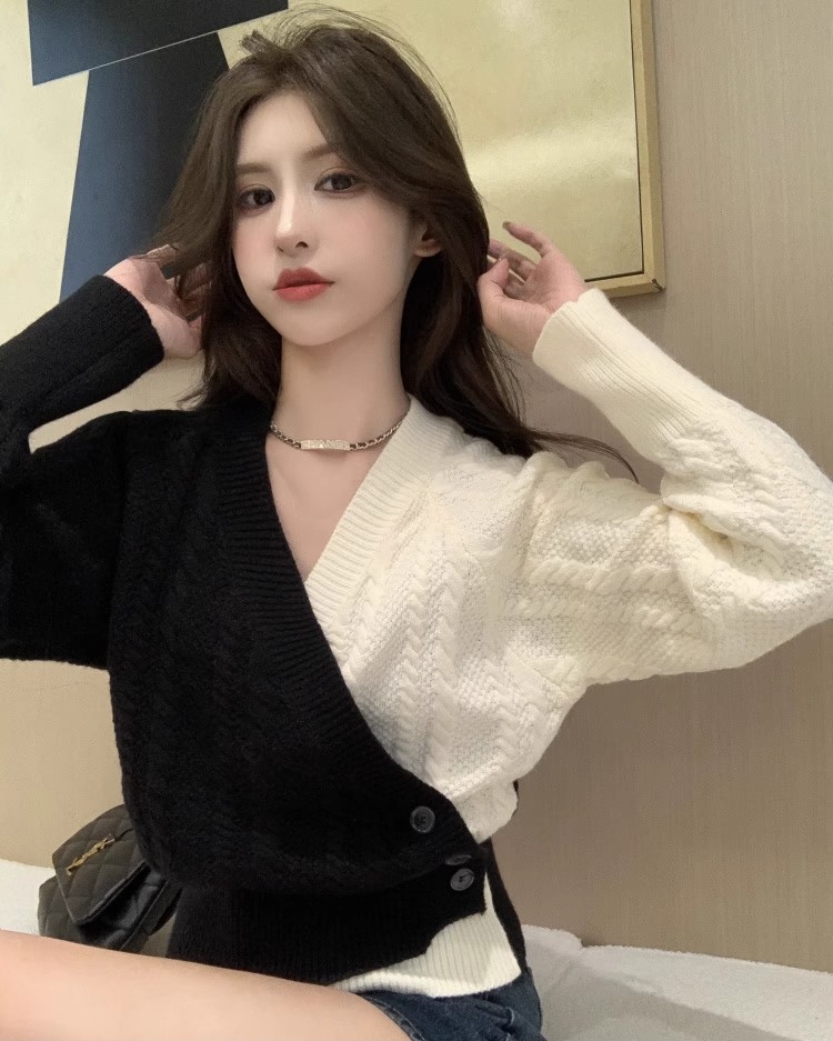 設計感別致交叉V領上衣女秋冬加厚韓版收腰黑白撞色針織衫毛衣潮