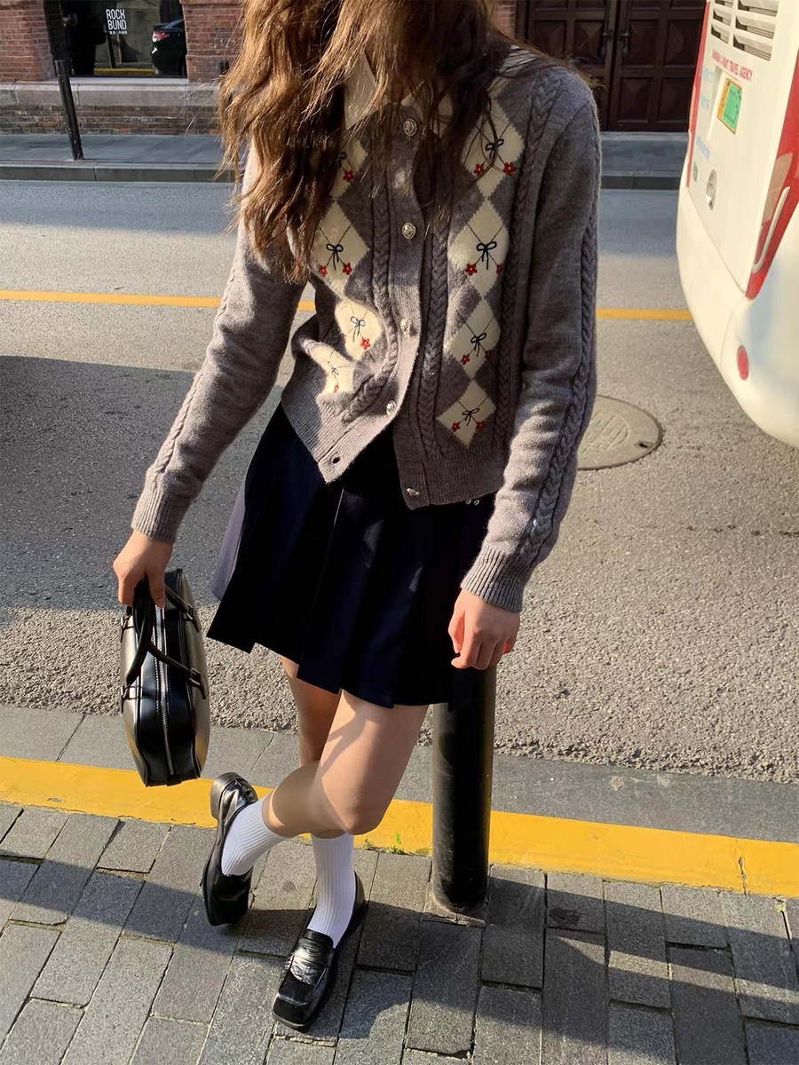 你好卡農 法式風菱格提花針織開衫女秋季2023新款小個子圓領上衣