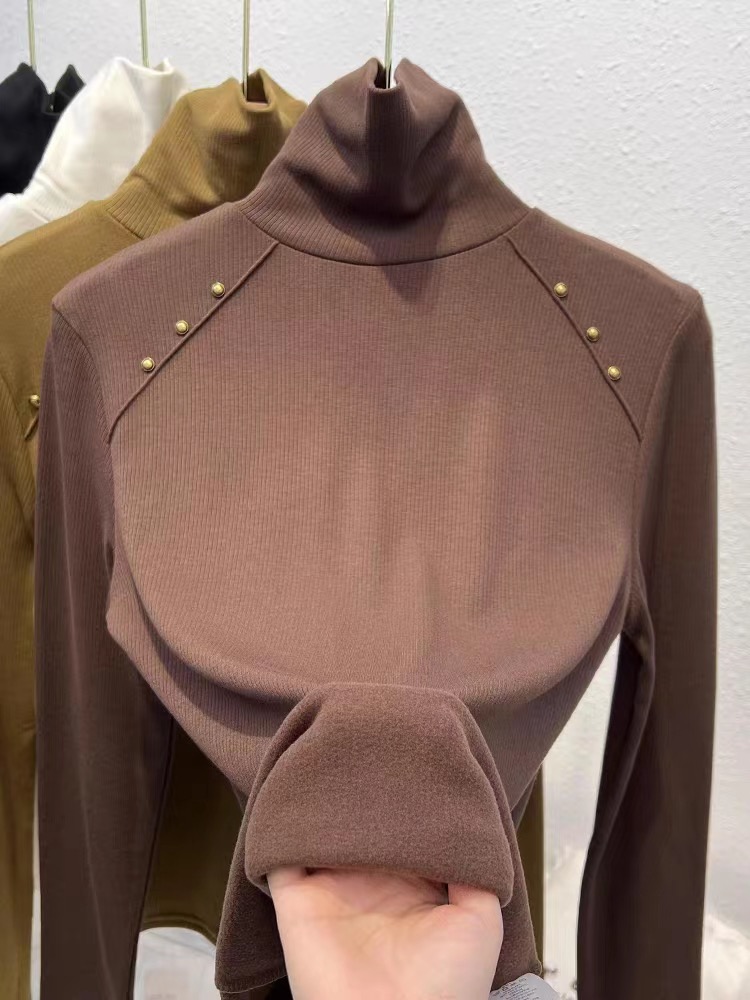 Stacks of turtleneck bottoming shirts for women in autumn and winter with velvet thickened long-sleeved T-shirts, fashionable and western-style brushed warm tops
