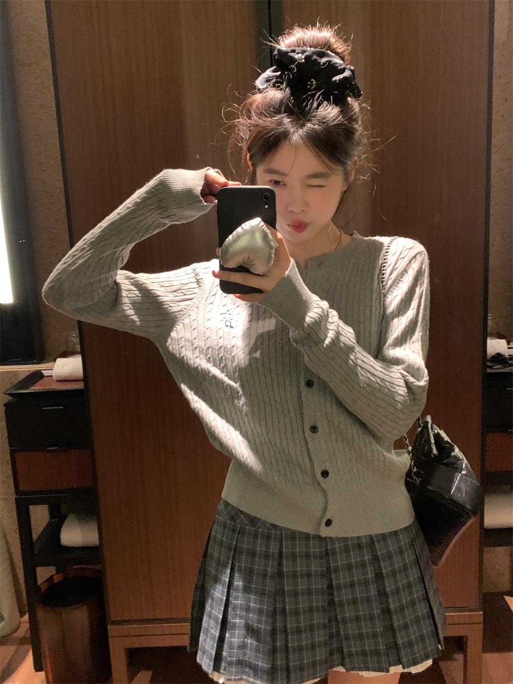 實拍經典灰色麻花慵懶風休閒毛針織開衫上衣美式復古藍灰格紋半裙