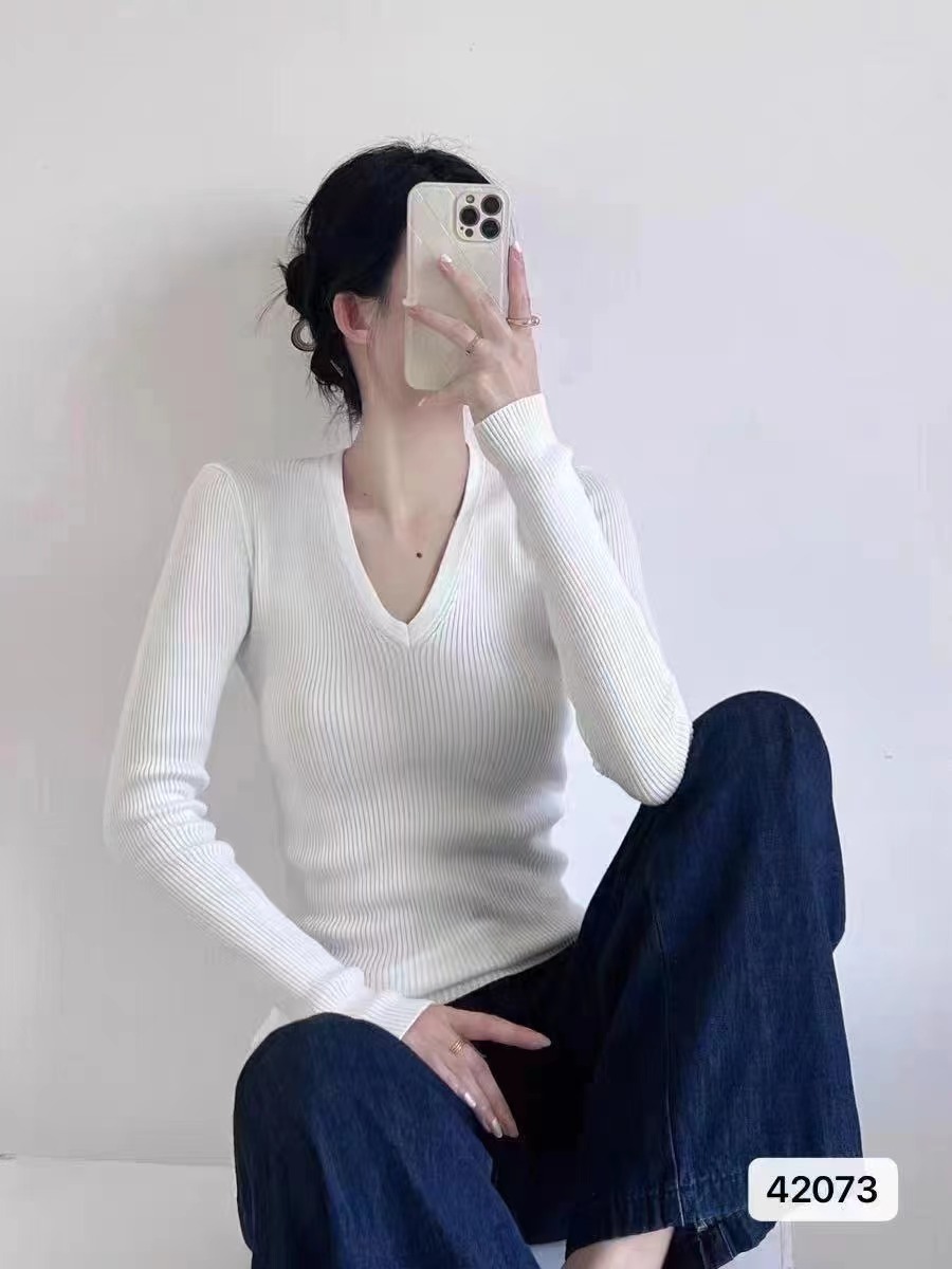 秋季新款韓版青春減齡V領純色顯瘦百搭長袖上衣女