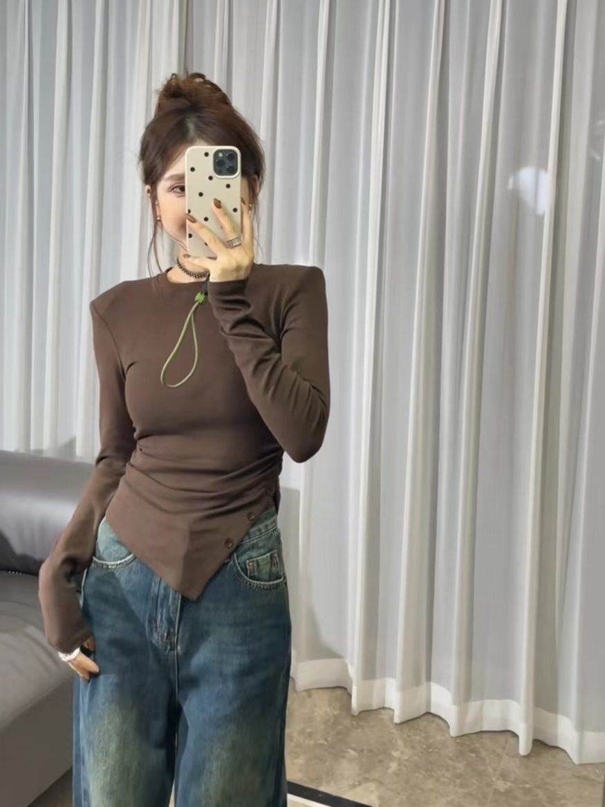 官圖 德絨秋季新款側邊褶皺開叉設計感T恤打底衫上衣女