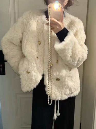 Xiaoxiangfeng lamb wool coat for women  winter new style small loose thickened white fur top cotton coat