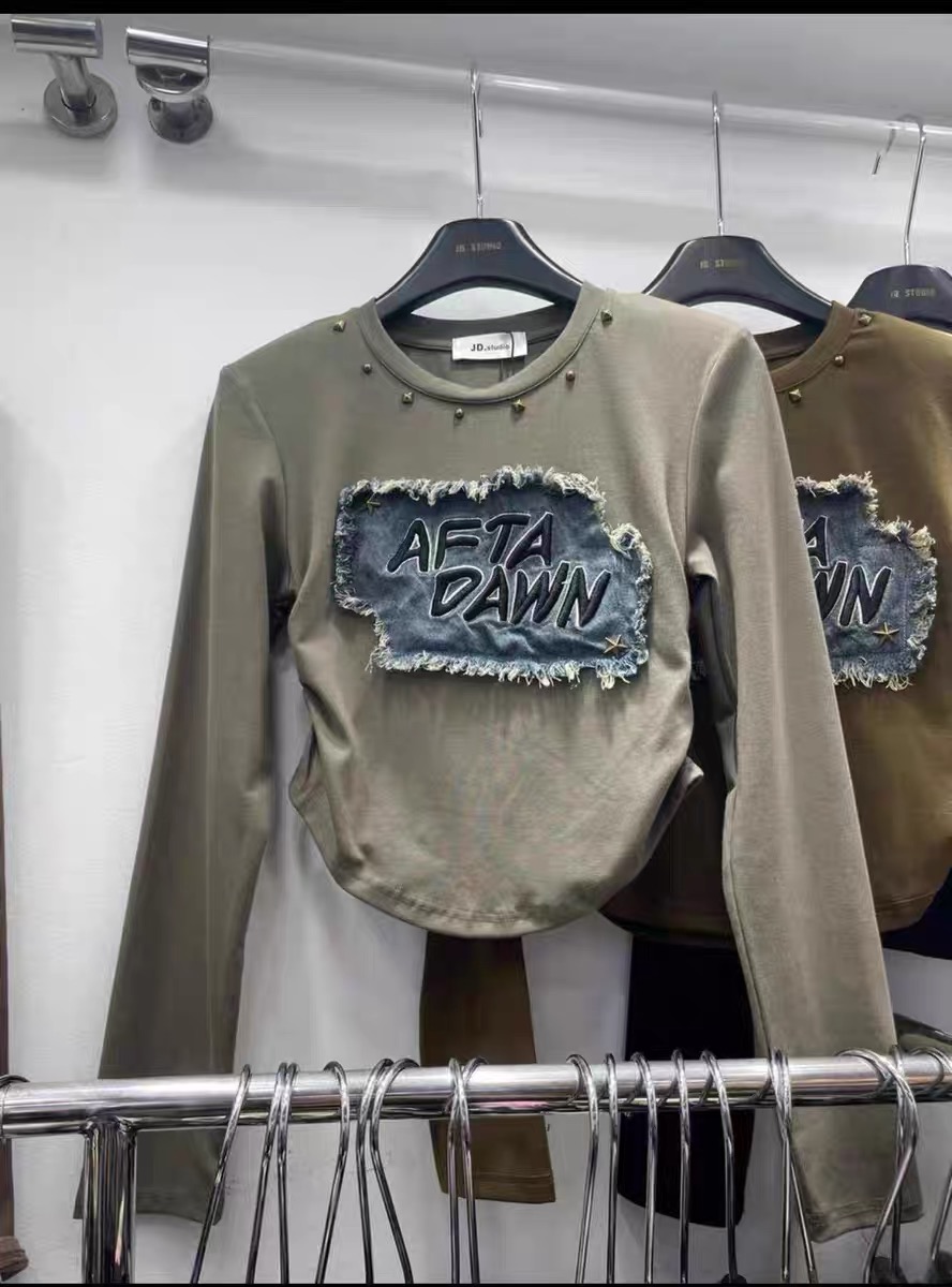 美式復古牛仔布刺繡拼貼字母長袖T恤 2023高品質修身顯瘦上衣