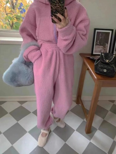 Fashionable and high-end lamb wool thickened hooded sweatshirt two-piece suit for women in autumn and winter