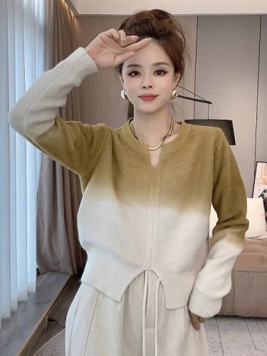Gradient color knitted sweater women's autumn Korean version 2023 new design slim fit V-neck long-sleeved top ins