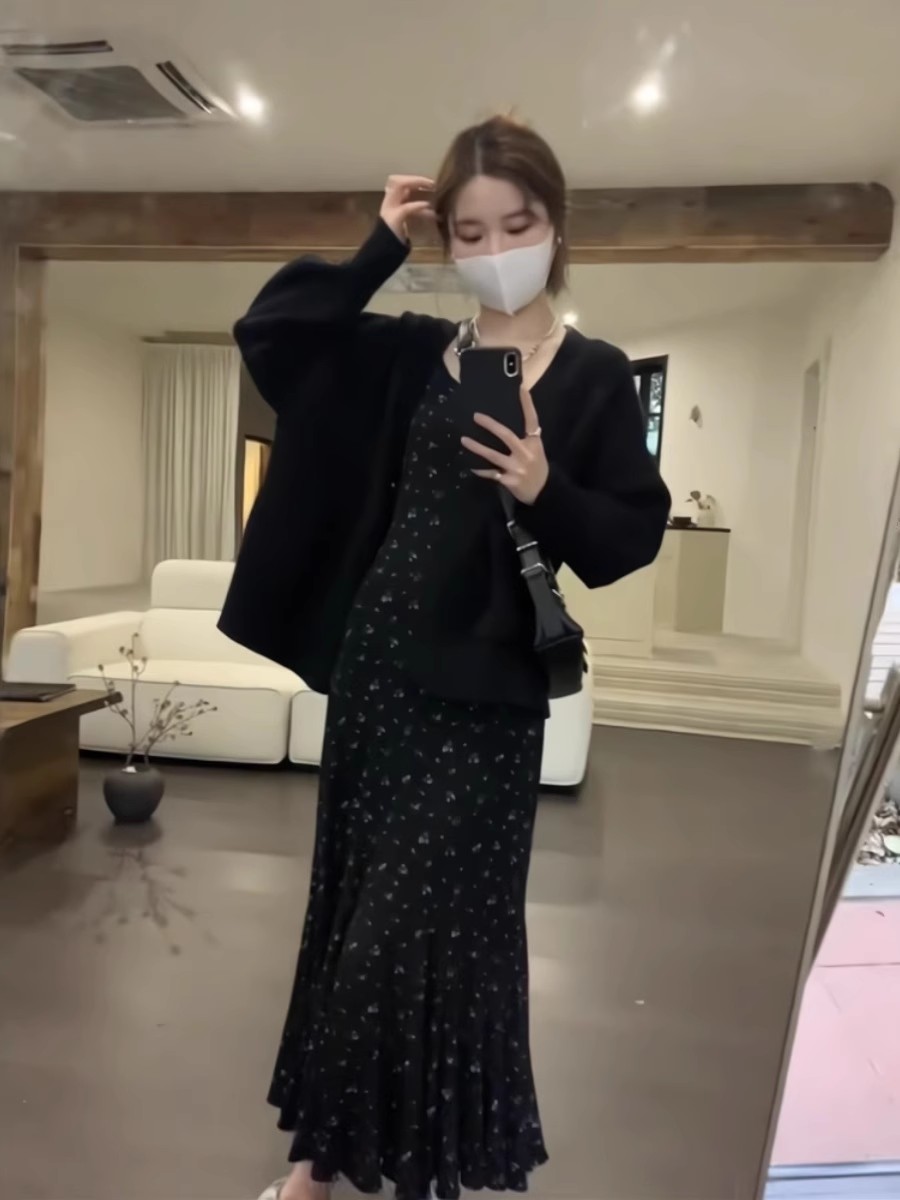 2023新款秋季設計感甜辣妹碎花吊帶連衣裙針織毛衣開衫兩件套裝女