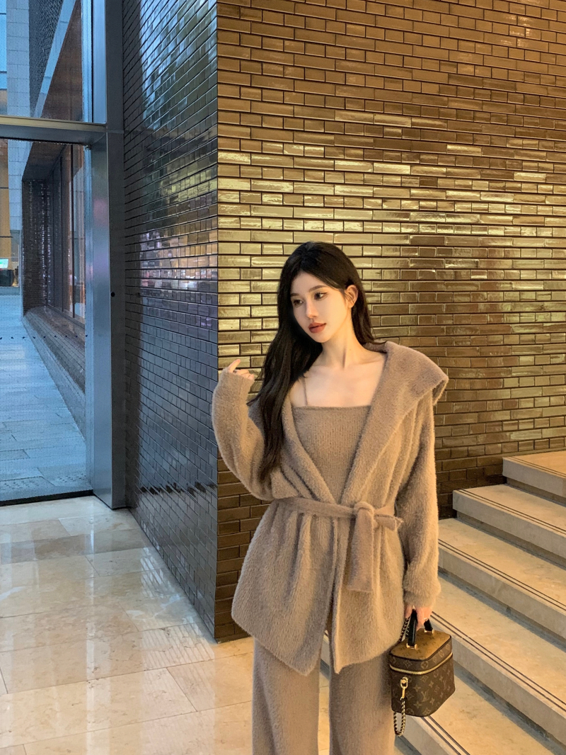 實拍 冬季仿貂絨外套背心闊腿褲針織三件套女奶糯風套裝