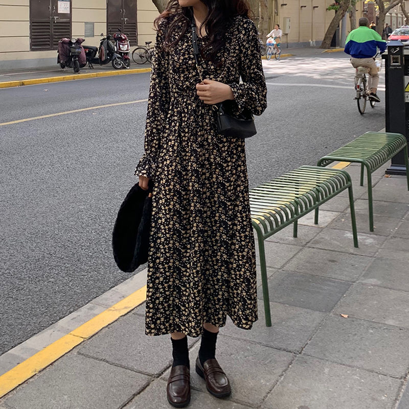 泫雅風碎花裙子女秋冬韓版新款內搭打底連衣裙氣質收腰過膝中長裙