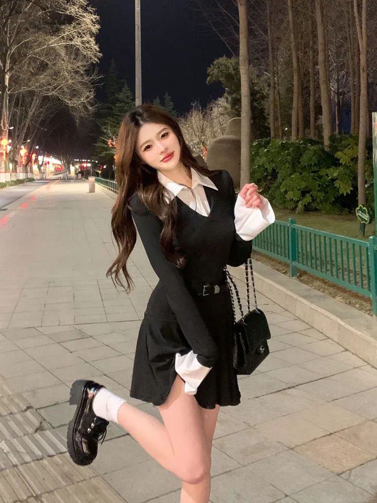 春秋季新款辣妹黑色長袖假兩件連衣裙女收腰顯瘦設計感中長款裙子