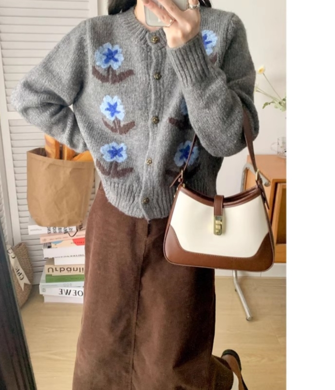 灰色軟糯玫瑰花朵毛衣女秋天日系慵懶復古小個子短款學院風針織衫