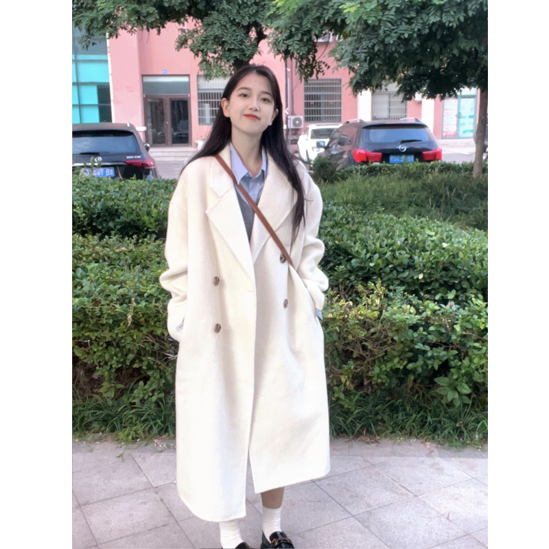 秋冬季新款小個子高級感毛呢外套女赫本風中長款燕麥色呢子大衣
