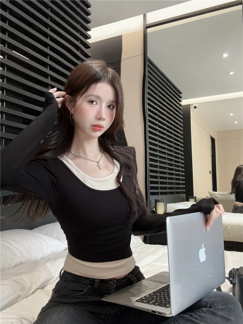 Actual shot ~ new layered autumn and winter round neck design, waist slimming fake two-piece long-sleeved top