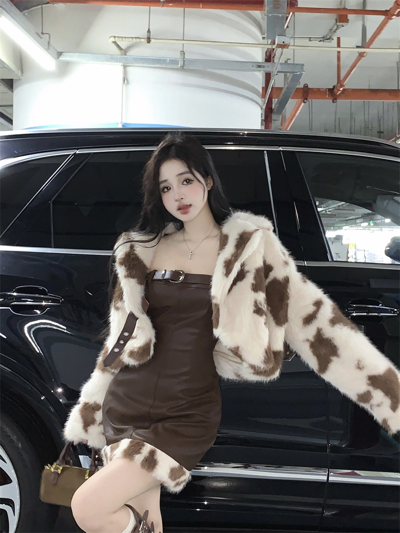 實拍奶系穿搭套裝女秋冬款小洋裝復古抹胸皮裙奶fufu毛絨外套