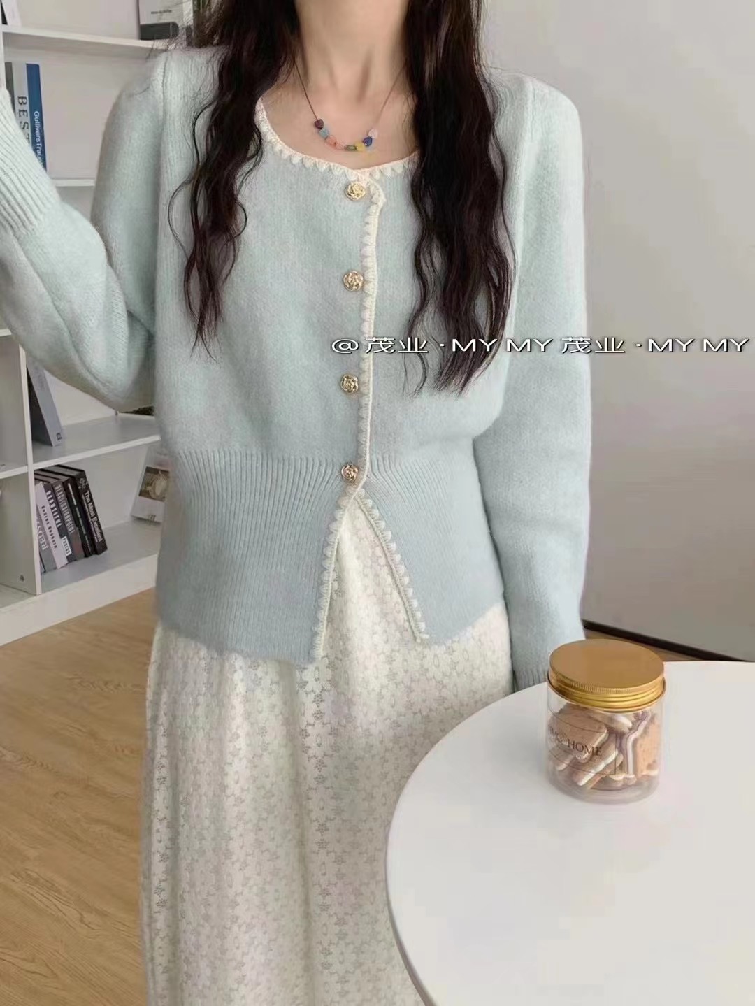 famouswang2023年秋季新款氣質方領短款勾邊小香針織外套女小個子