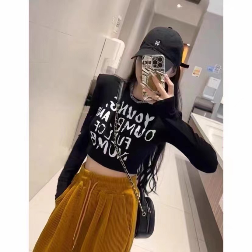 2023秋季新款辣妹修身圓領短款上衣女字母印花長袖T恤內搭打底衫