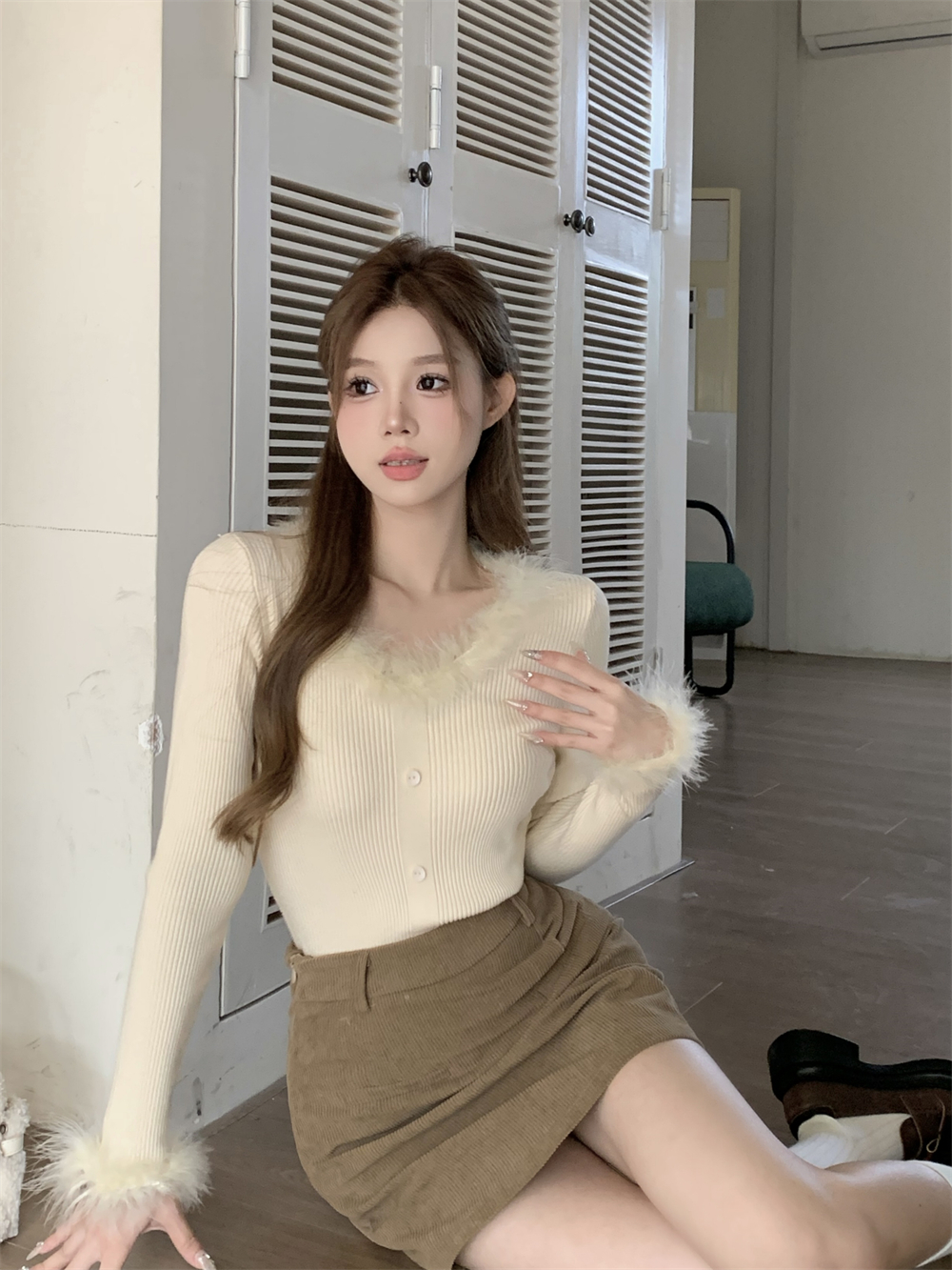 實拍~ 韓版溫柔風毛毛邊拼接V領短款修身顯瘦長袖針織毛衣