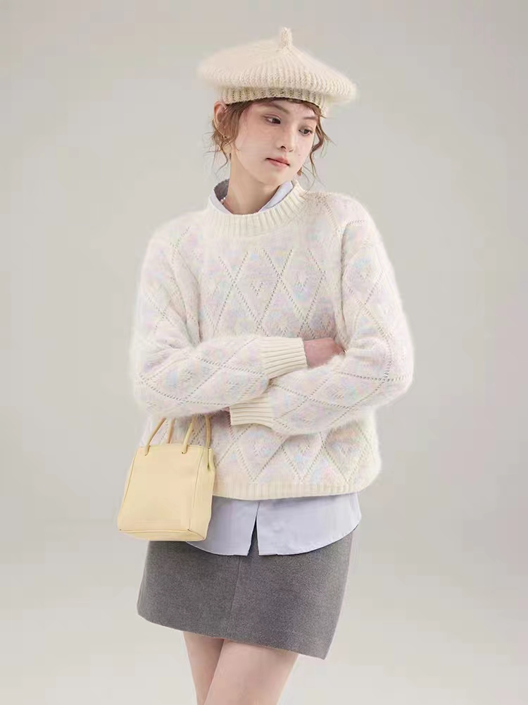 AMUU法式溫柔風圓領菱格毛衣女2023早春新款寬鬆套頭慵懶風針織衫