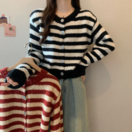 Real shot of large size new autumn and winter Korean style contrasting striped cardigan versatile short sweater jacket for women