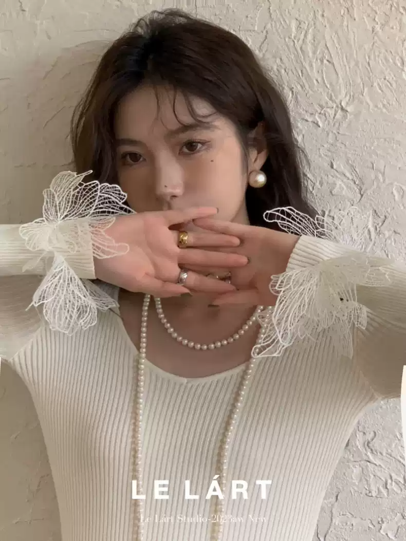 LELART秋季時髦法式名媛針織衫修身設計感刺繡蕾絲袖子毛衣女內搭