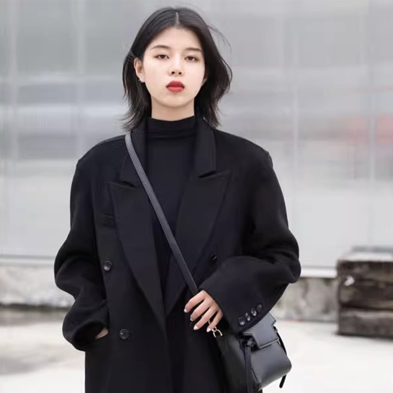 赫本風黑色呢子大衣女秋冬季2023年新款高級感中長款毛呢外套