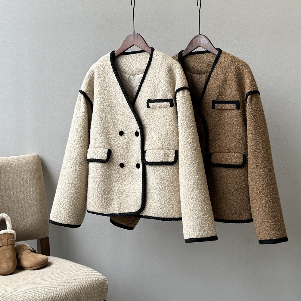Real shot ~ Imitation lamb wool and cotton woolen short coat for women 2023 winter double-breasted small fragrant style coat