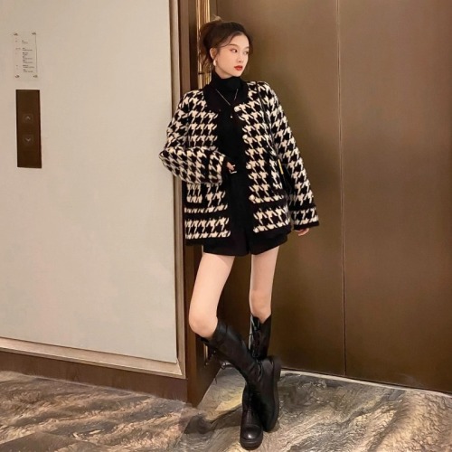 Xiaoxiang style houndstooth anti-rabbit hair short coat for women in autumn and winter high-end loose retro thickened versatile top