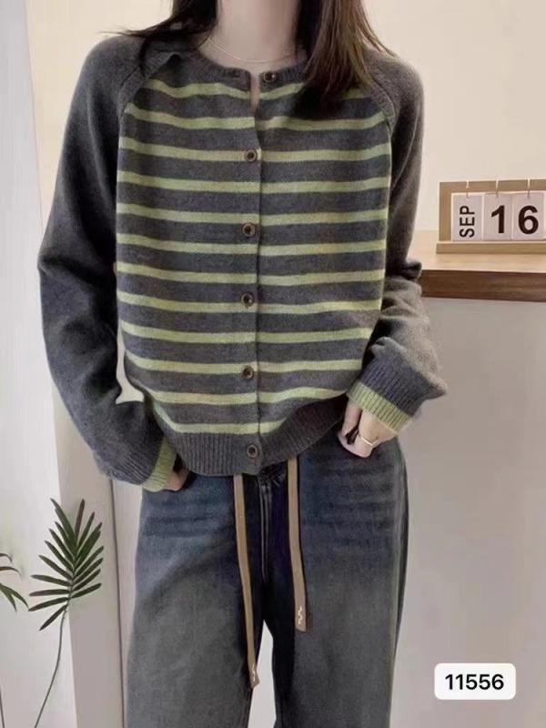 秋季新款韓版時尚氣質圓領拼接條紋單排扣開衫上衣女