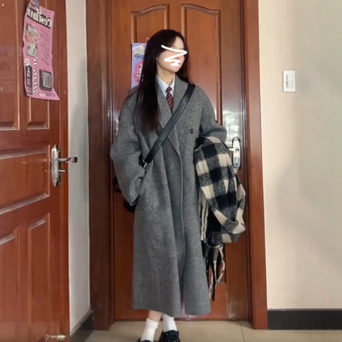 韩系高级感呢子大衣2023新款小个子赫本风外套女秋冬季毛呢中长款