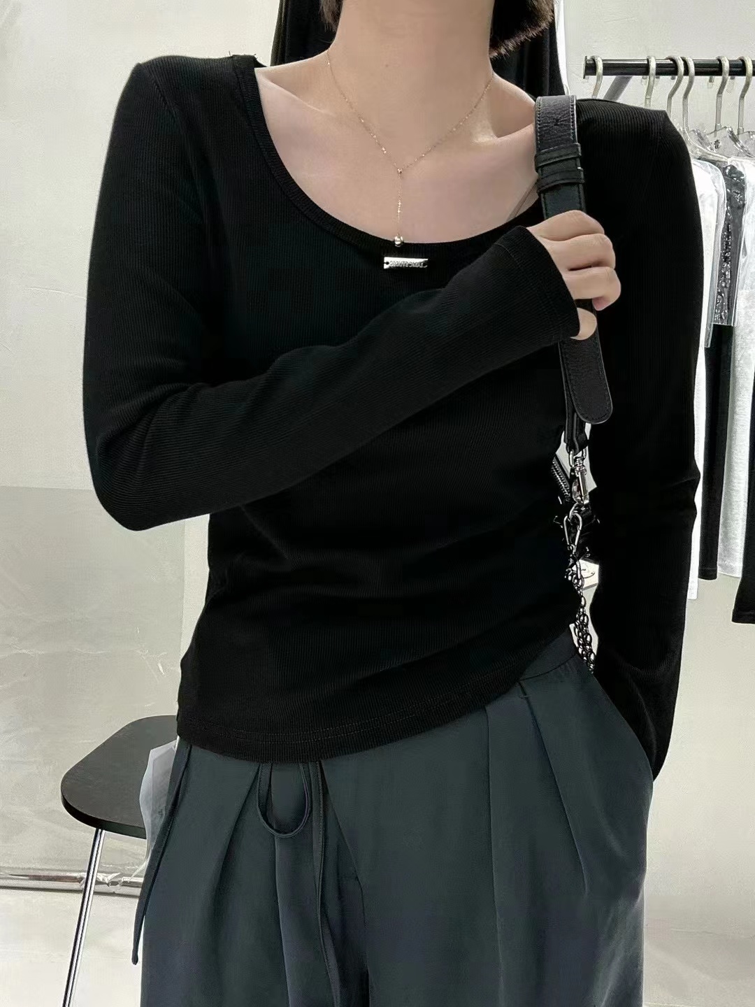 韓國長袖U領T恤女2023秋季新款簡約高彈力純色磨毛百搭打底衫上衣