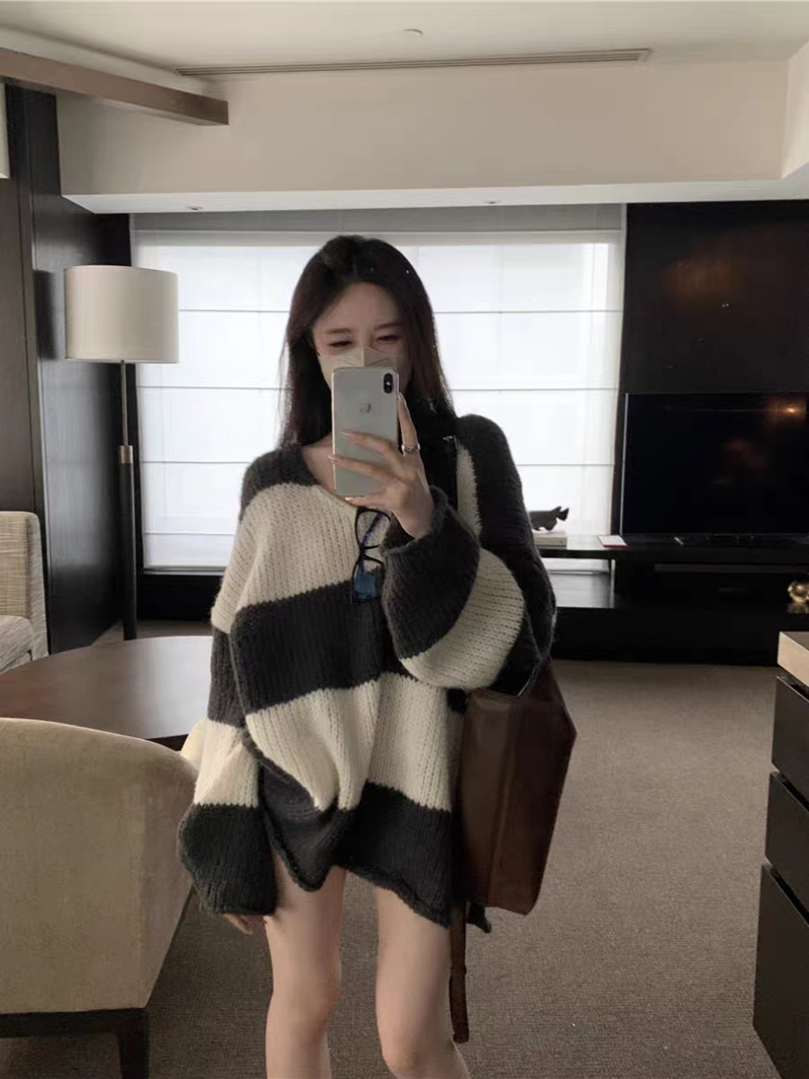 韓系慵懶寬鬆顯瘦撞色條紋毛衣女秋季新款軟糯減齡休閒v領針織衫