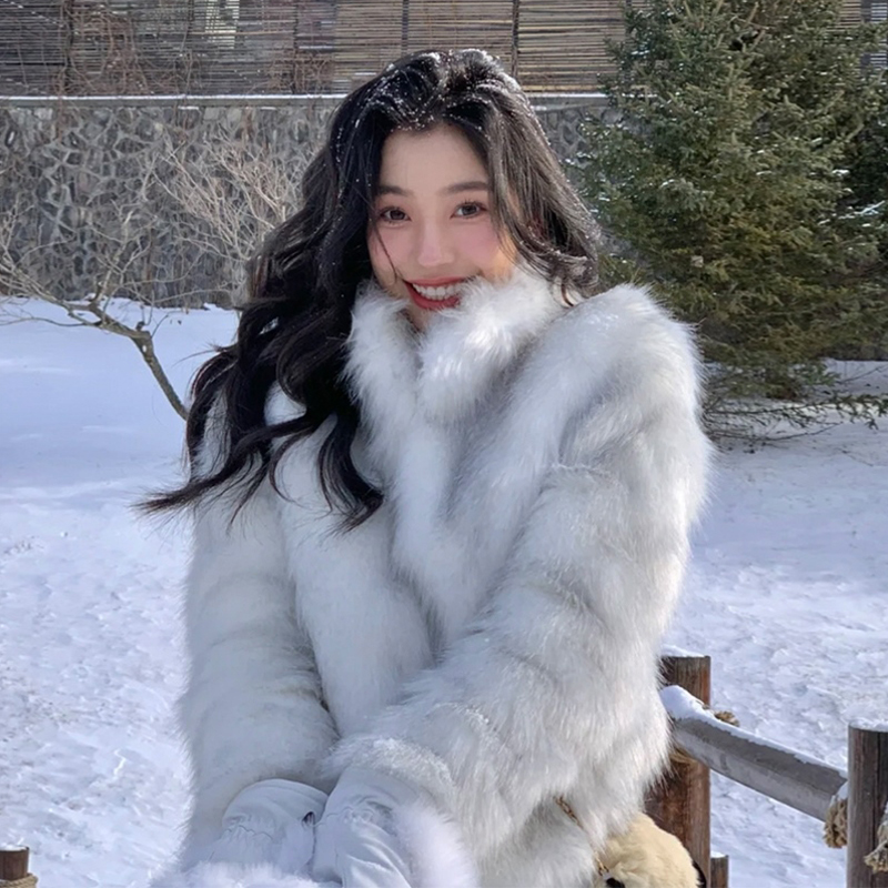 Yi Mengling's same eco-friendly fur short winter new stand-up collar imitation fox fur plush coat women's slim coat