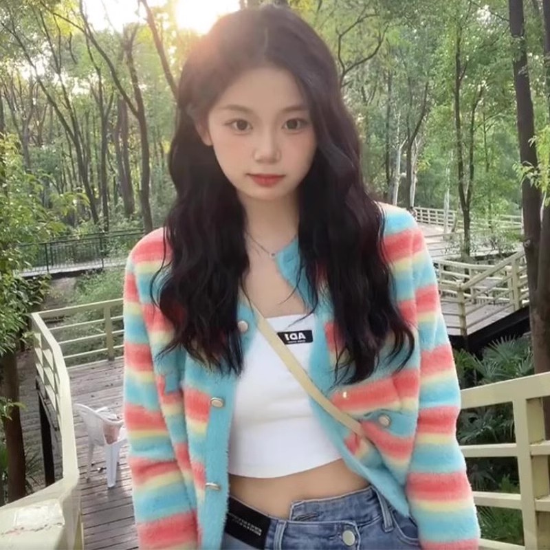甜辣風彩虹條紋溫柔短款開衫毛衣女秋冬季小眾設計感針織外套chic