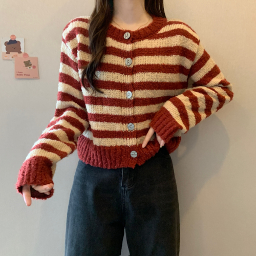 Real shot of large size new autumn and winter Korean style contrasting striped cardigan versatile short sweater jacket for women