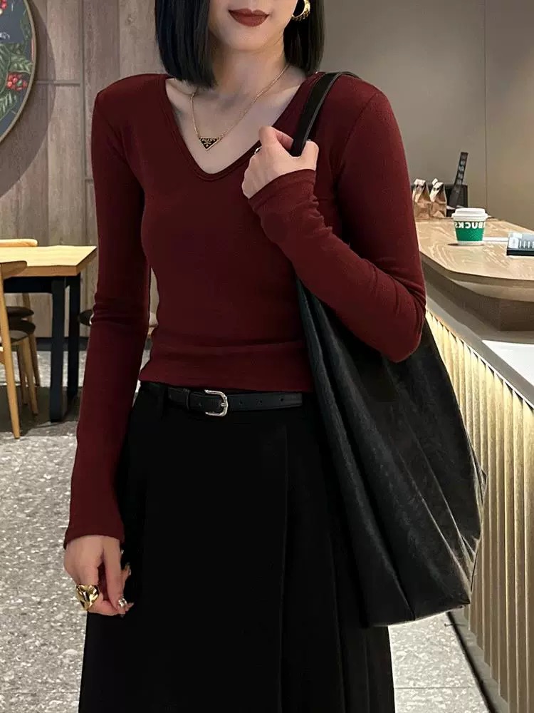 Velvet inner v-neck bottoming shirt long-sleeved T-shirt for women 2023 new autumn and winter beautiful slim fit short top