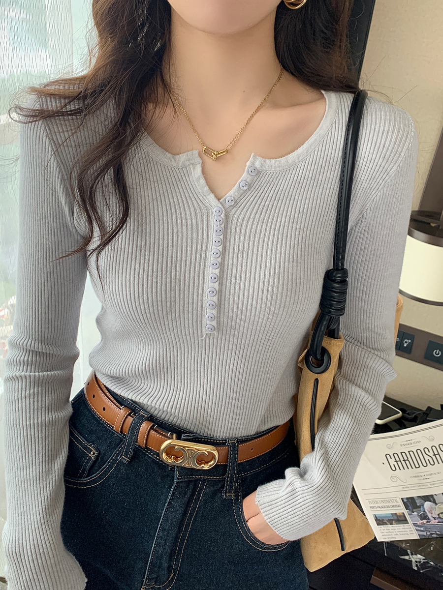 毛衣女秋冬針織衫內搭2023新款高級感v領打底衫修身白色長袖上衣
