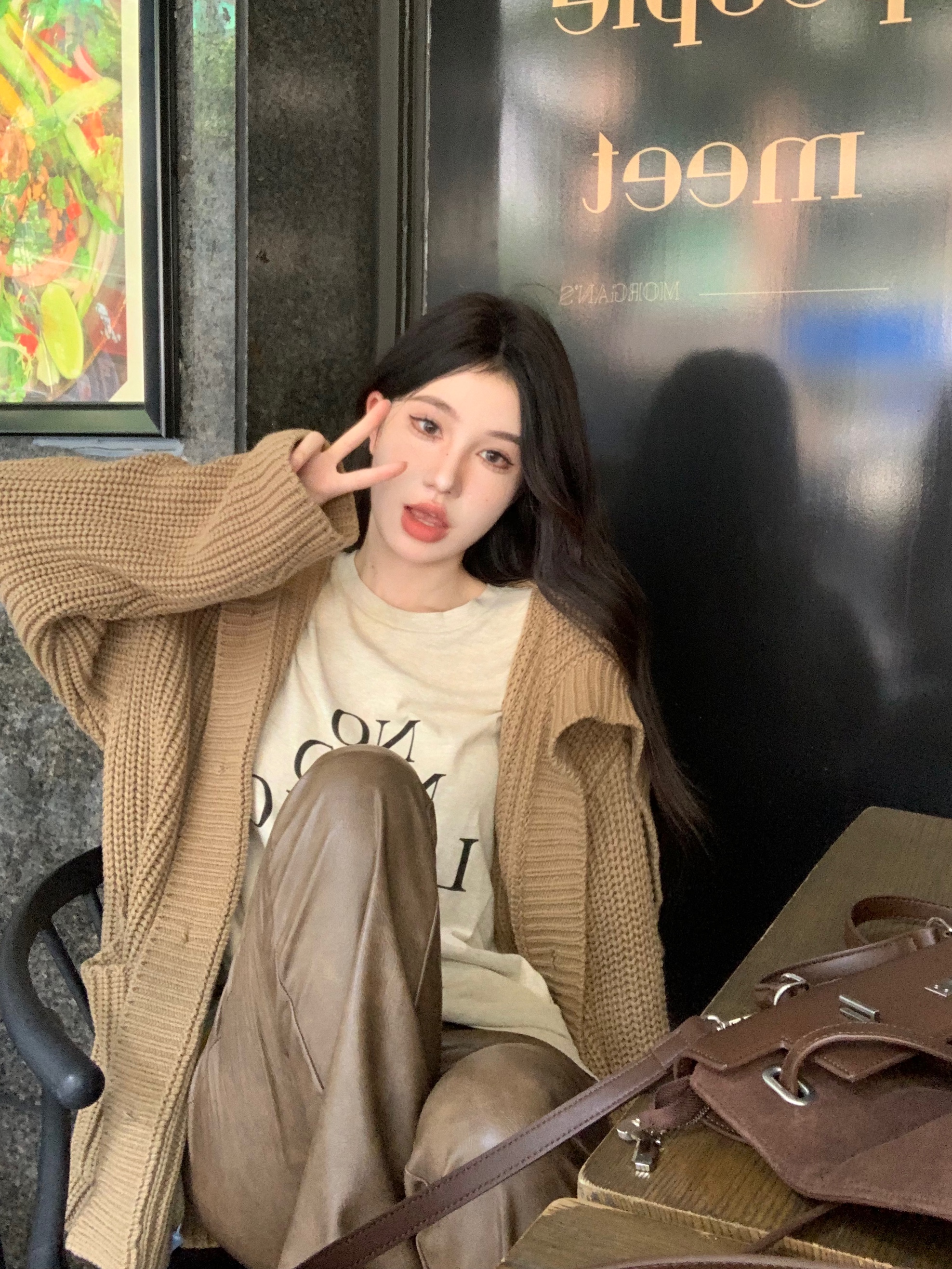 Autumn high-end, super good-looking, western style, age-reducing style, lazy style, soft and waxy sweater, coat, knitted cardigan for women