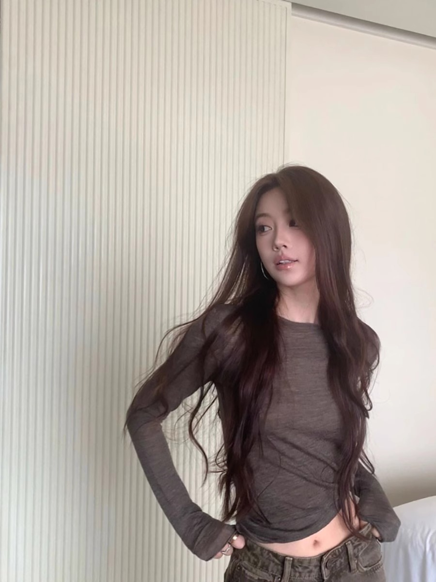 老6衣櫃美式長袖t恤女秋新款內搭打底衫修身短款上衣潮