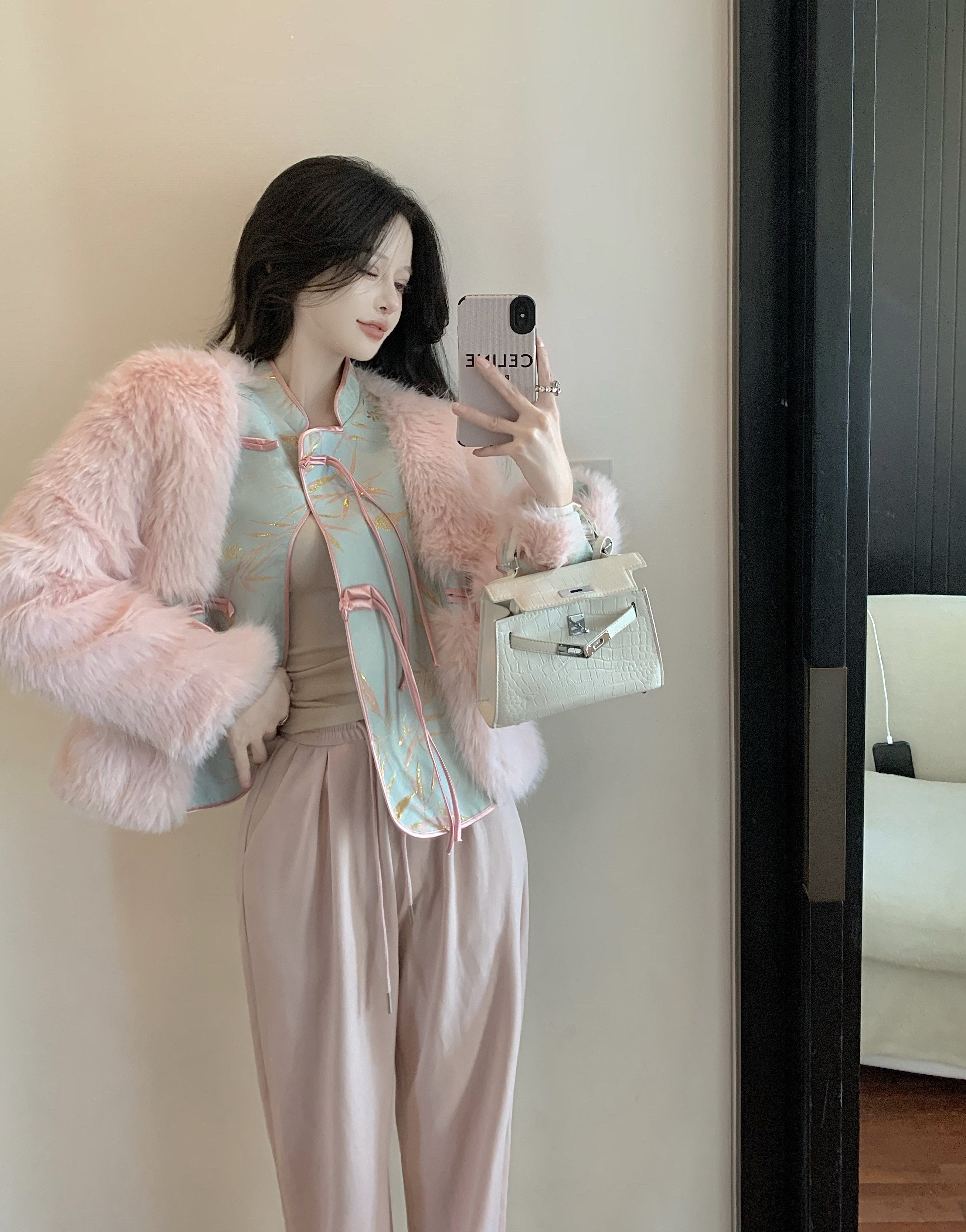 Real shot of cheongsam fur coat winter new fur Chinese style buckle coat for young women
