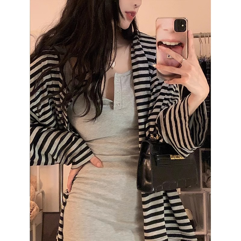 背心連衣裙女早春修身顯瘦包臀裙條紋長袖開衫兩件套