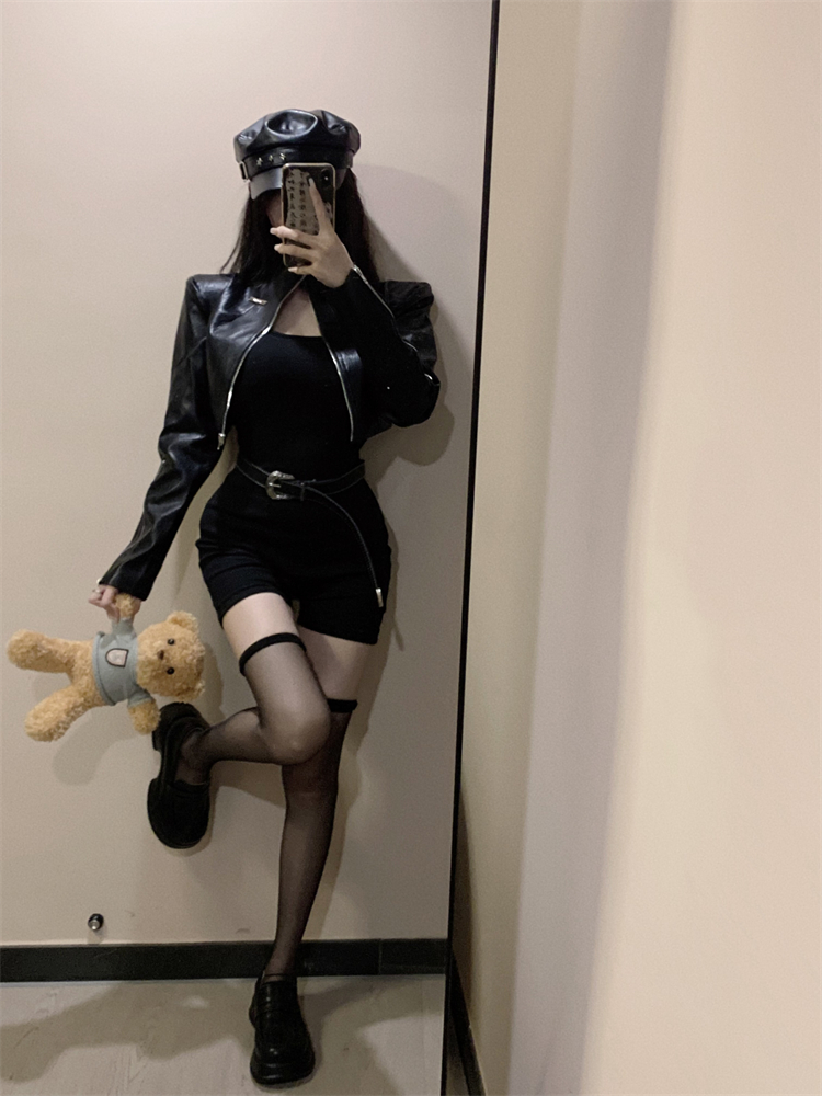 實拍  美式辣妹黑色短款拉鏈機車皮衣修身顯瘦連體褲