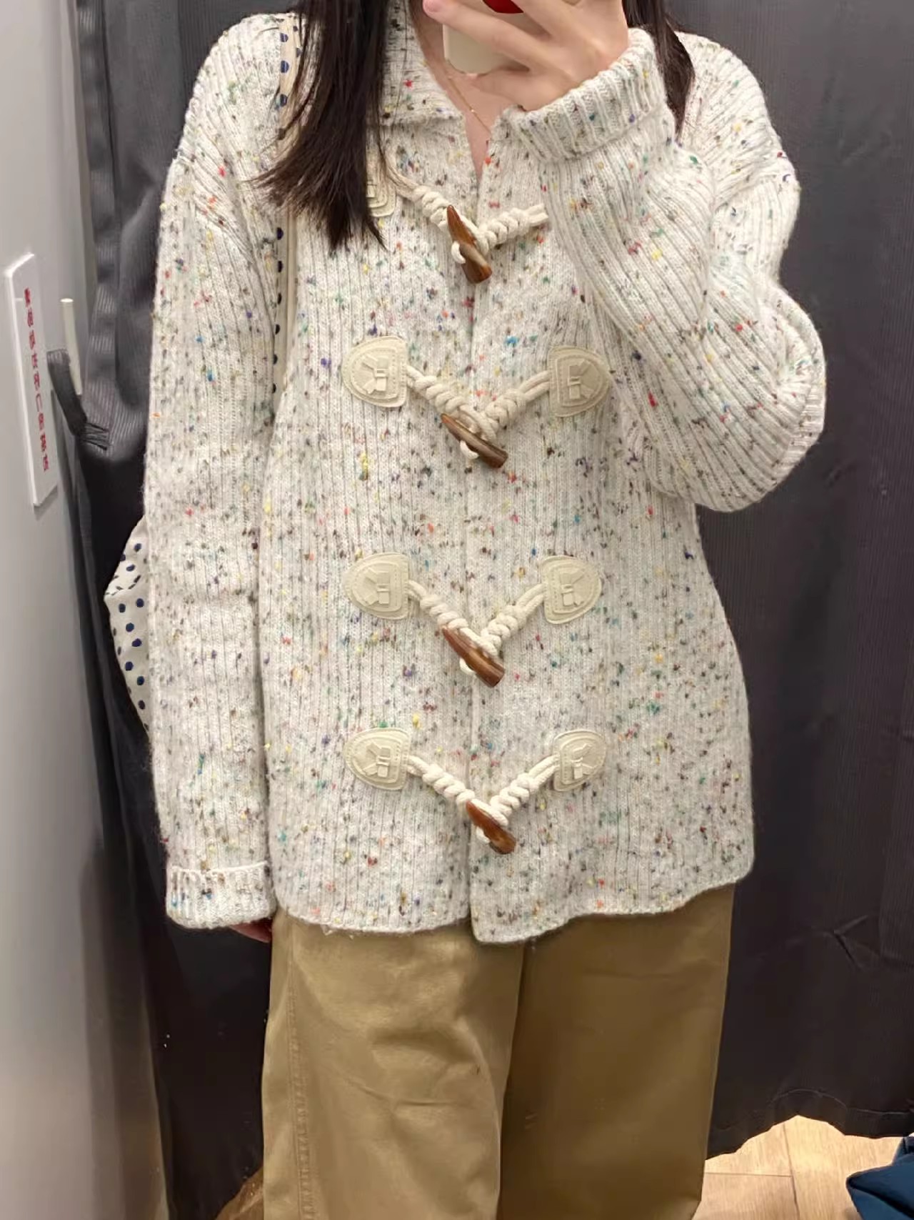 牛角扣針織開衫外套女春秋季新款小眾設計感白色波點毛衣POLO領潮