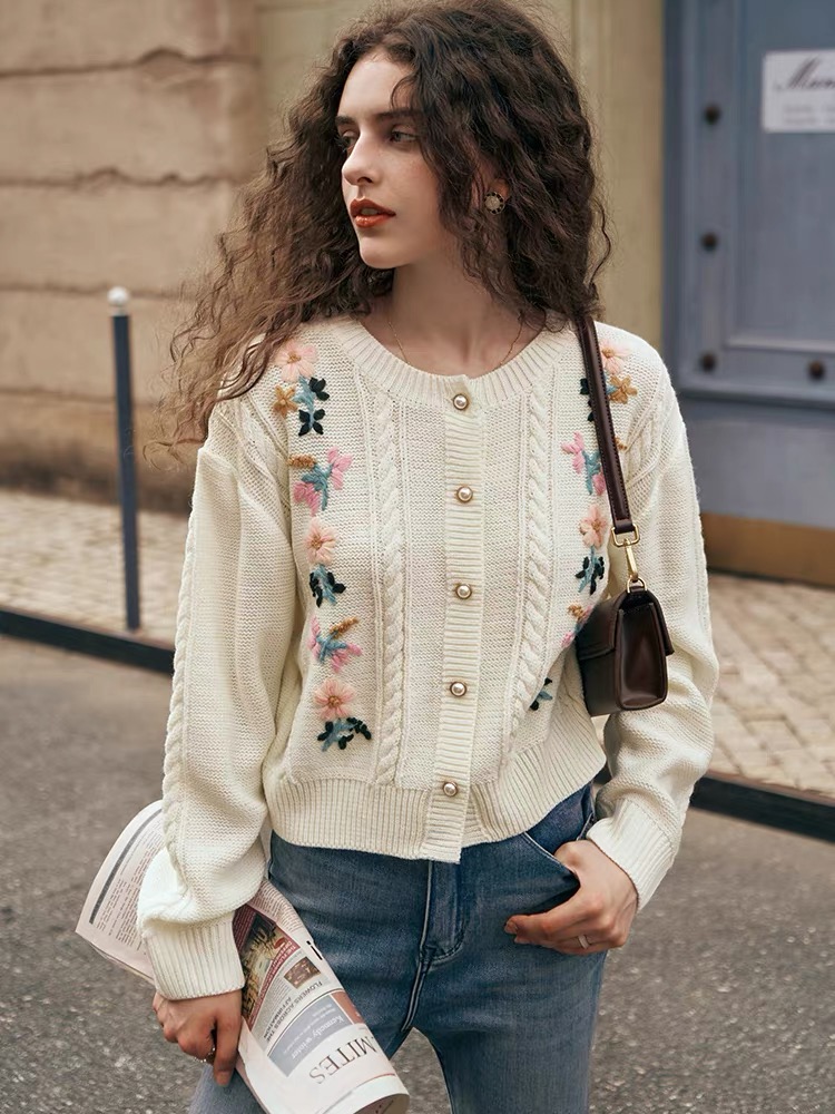 Knitted Cardigan Women's Autumn and Winter 2023 New Retro Embroidered Knitted Loose Sweater Jacket