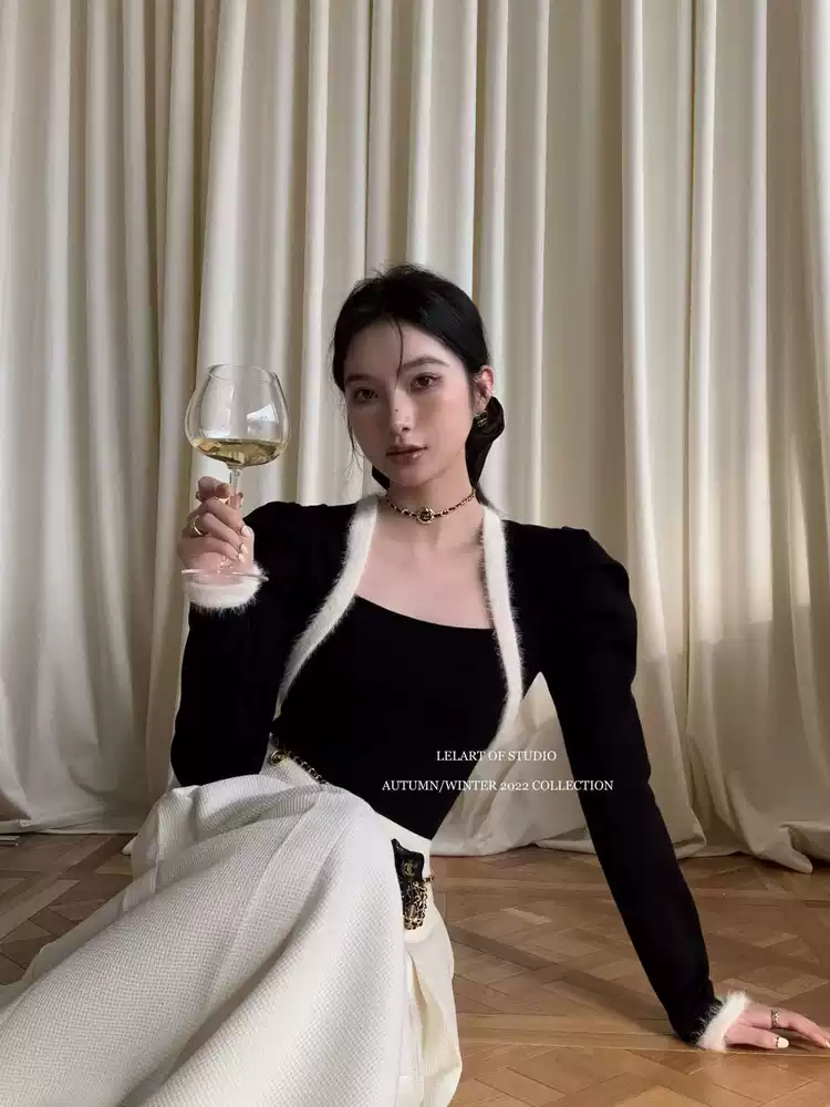 小香風法式名媛方領泡泡袖針織打底衫女秋冬獨特别致絕美內搭上衣