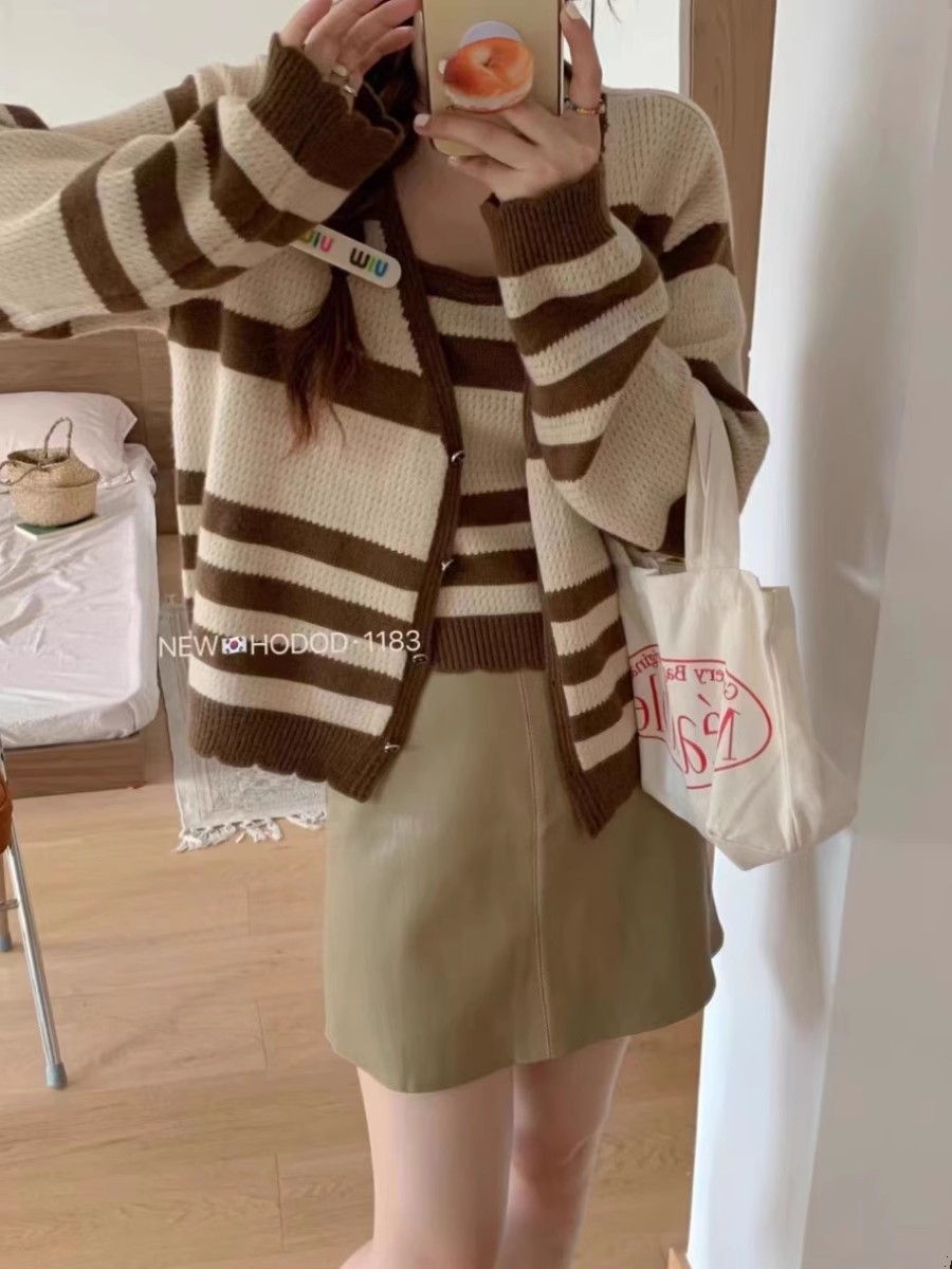 條紋V領針織開衫背心兩件套女2023秋季新款短款顯瘦上衣吊帶套裝